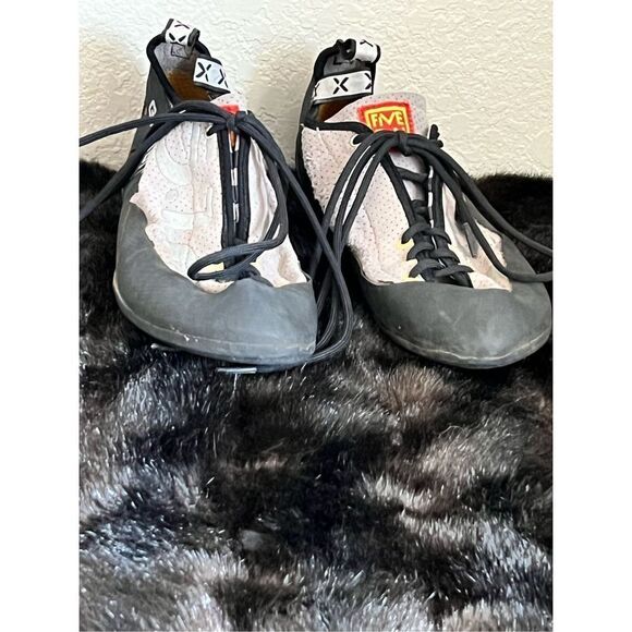 Five ten  Gambit  climbing shoes size 12.5 - Picture 1 of 5